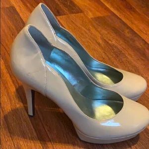 Guess Heels size 8.5